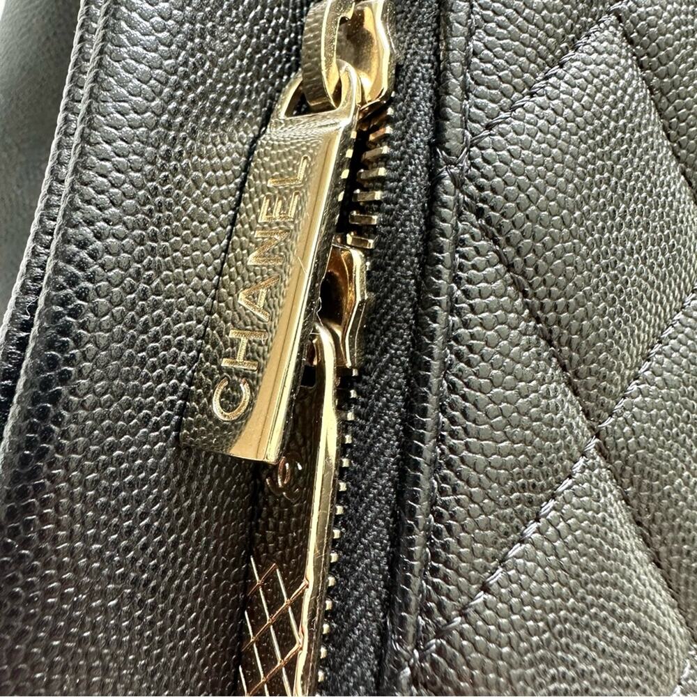 CHANEL business affinity leather handbag large Authentic Retail 7500$ - Picture 4 of 15